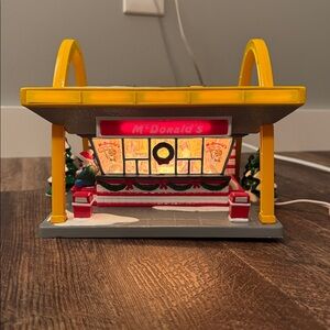 DEPARTMENT 56 – McDonald’s - Original Snow Village
